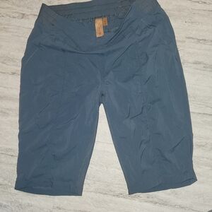 Indyeva shorts blue color size medium